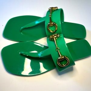 Jeffrey Campbell A Lil Bit Green Shiny Slip On Open Toe Flat Thong Sandals NEW